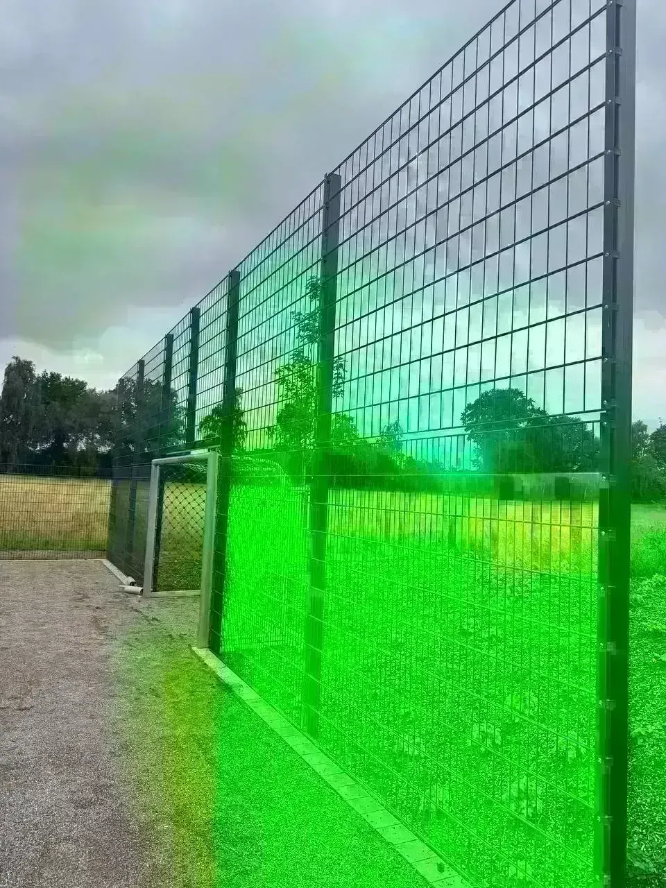 Montage eines Doppelstabmattenzauns